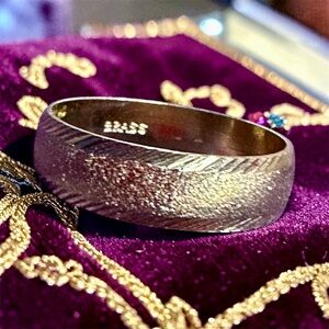 Jtv Moda al Massimo Italy 18k gold over brass ring size 10,5 in original box